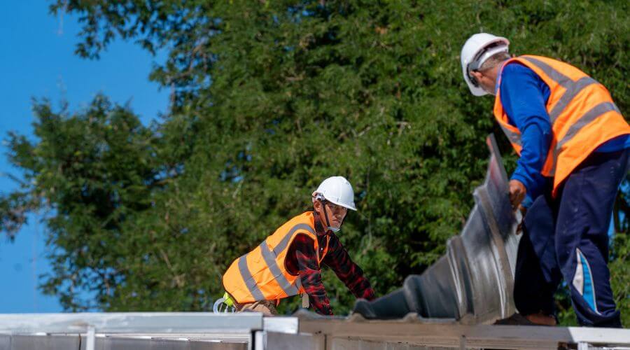 Professional gutter cleaning in Flushing, NY